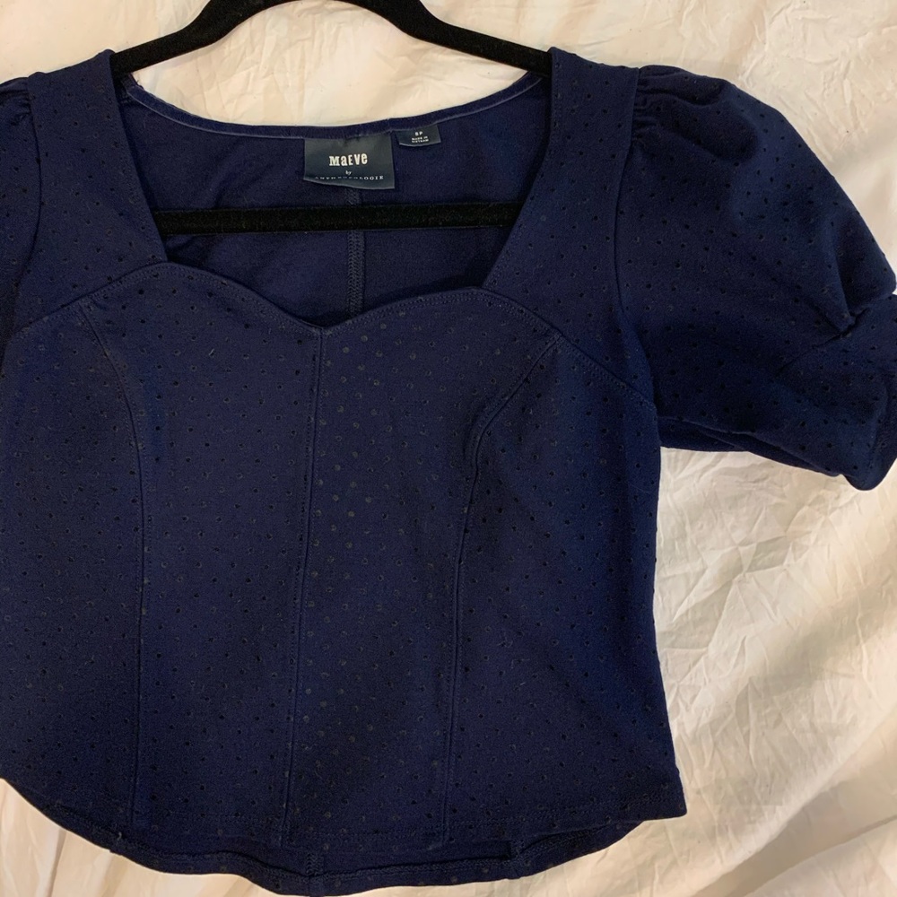 Puffy sleeve trendy top